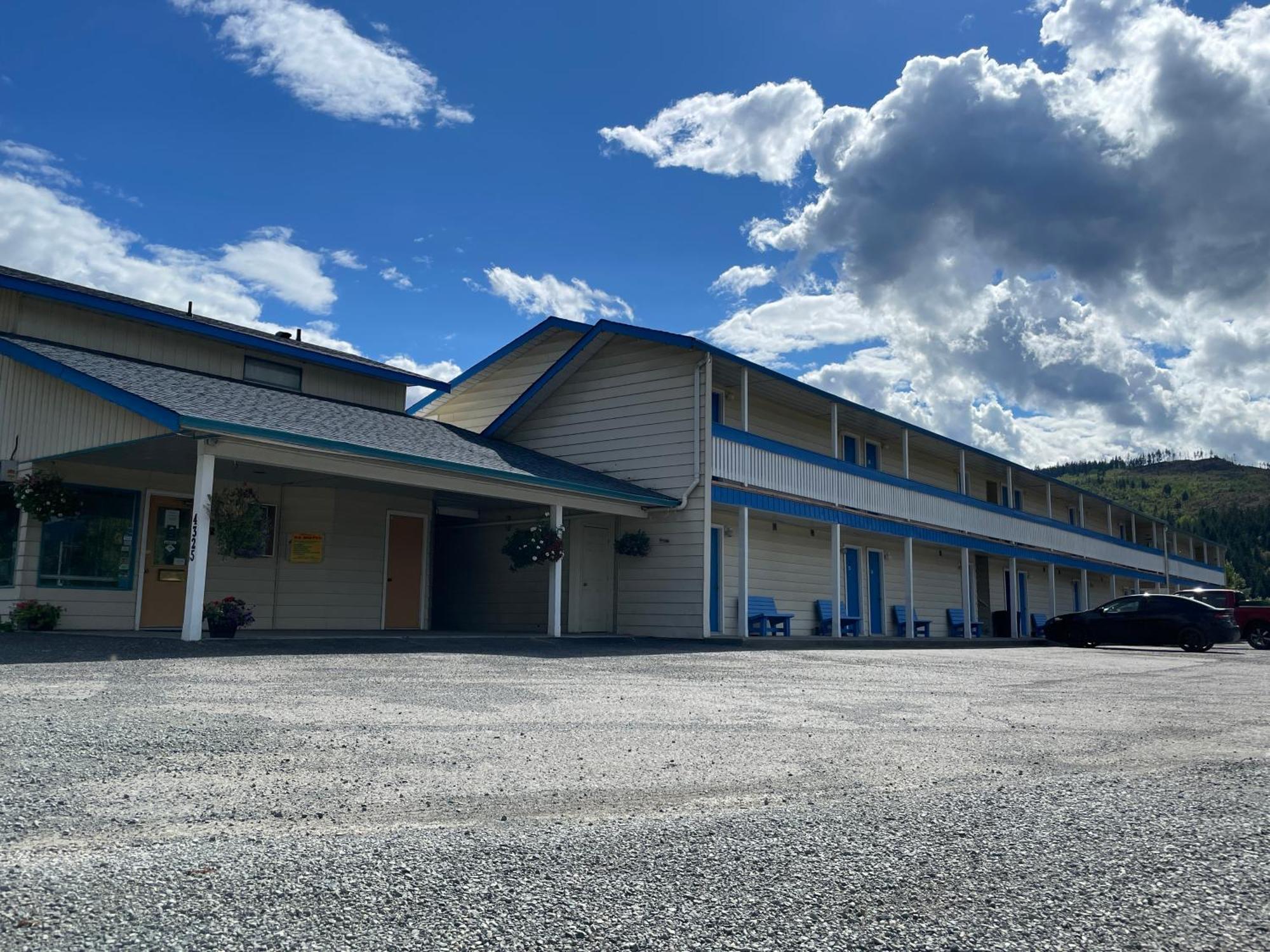 Y-5 Motel Barrière Εξωτερικό φωτογραφία